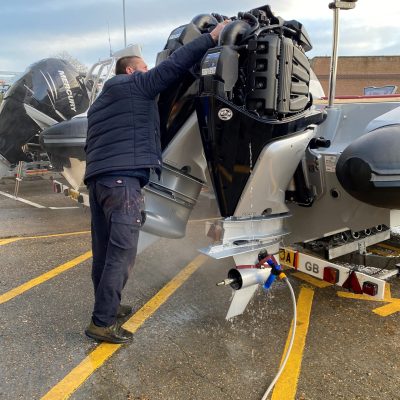 Winterising your Engine - applying oil